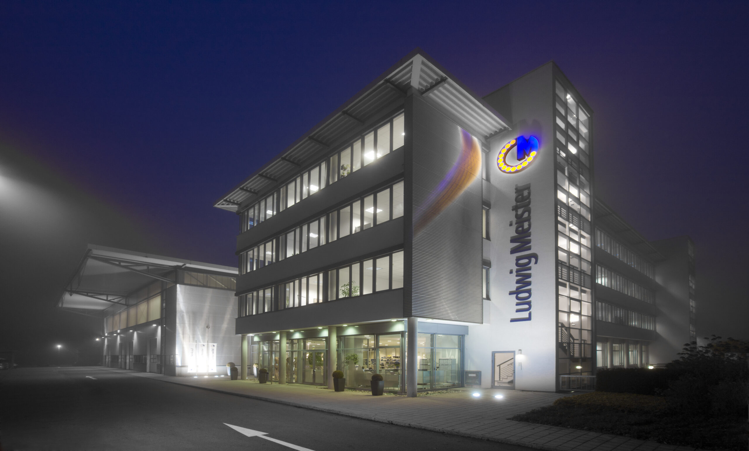 Factory-Tour bei Ludwig Meister: KI in der Praxis – von der Idee zur produktiven Anwendung in Unternehmensprozessen